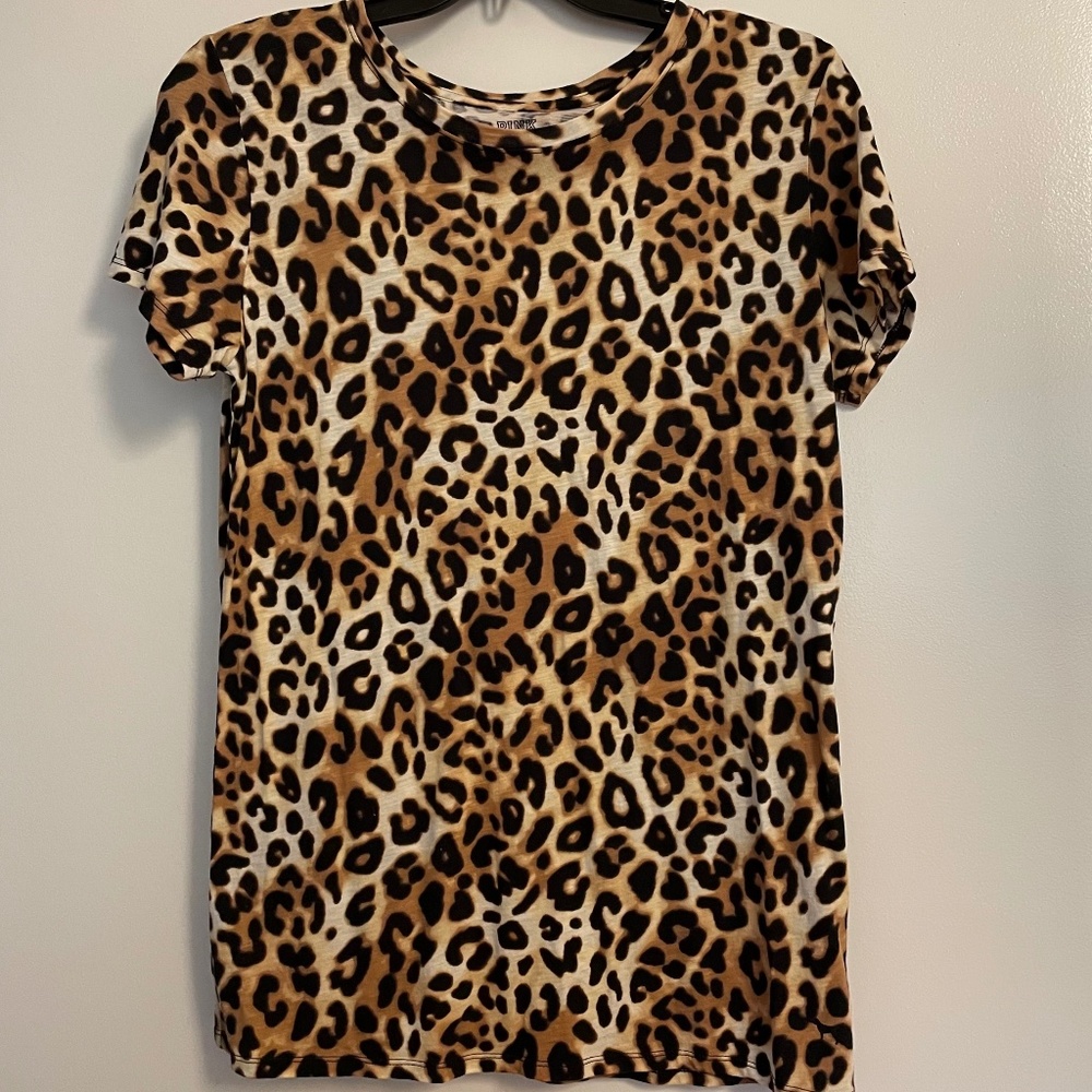 PINK Victoria’s Secret soft cheetah print top